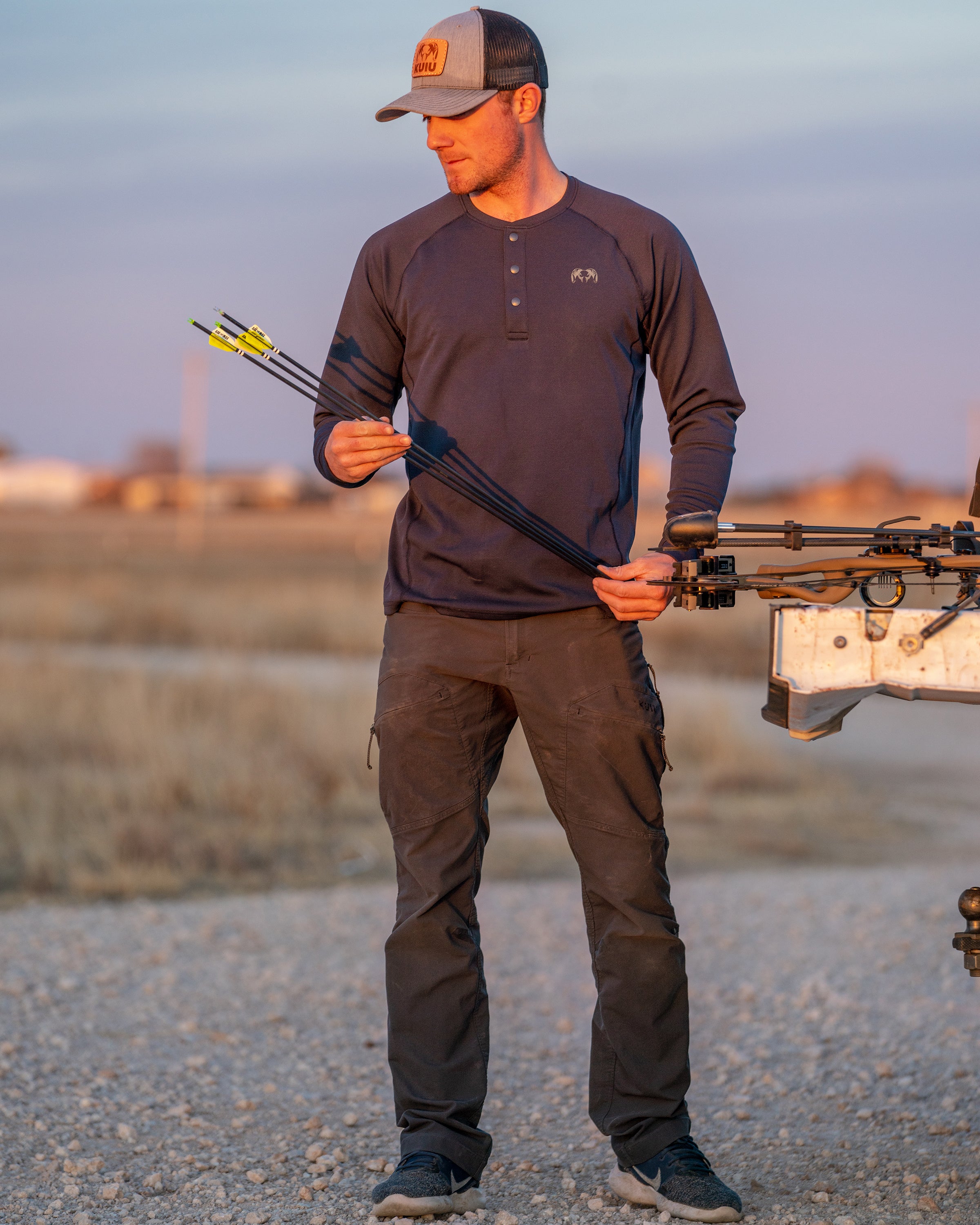 PRO Merino 200 Henley | Gunmetal - Image 5